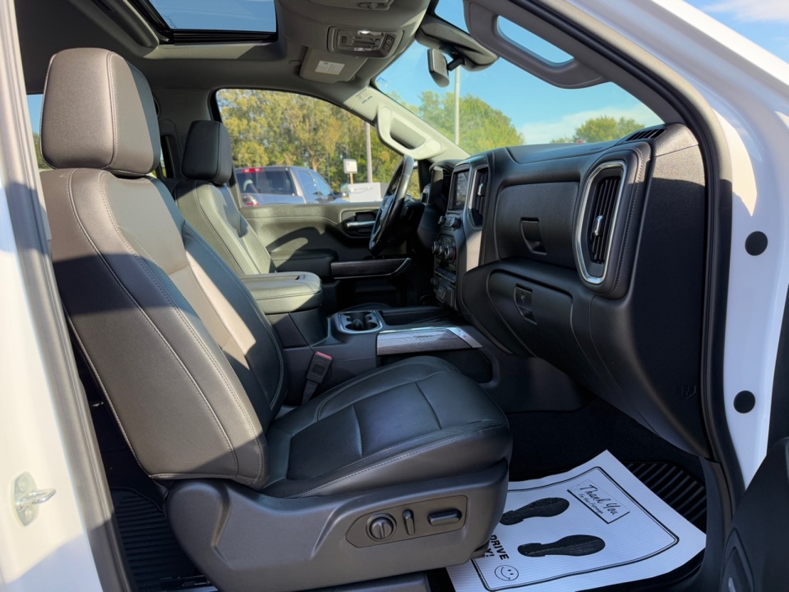 2020 Chevrolet Silverado 1500 4WD Crew Cab Short Bed LTZ, 39070, Photo