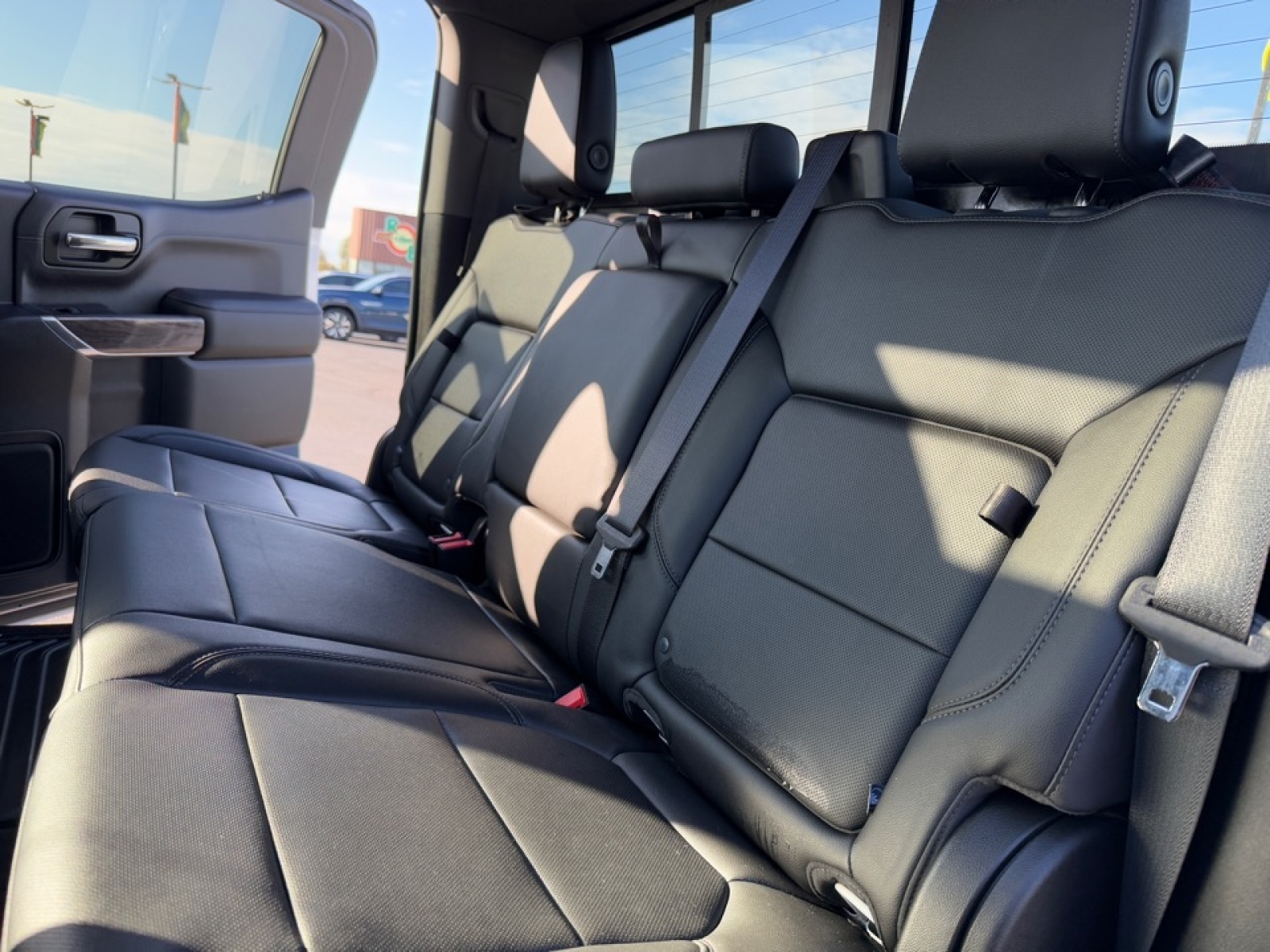 2020 Chevrolet Silverado 1500 4WD Crew Cab Short Bed LTZ, 39070, Photo