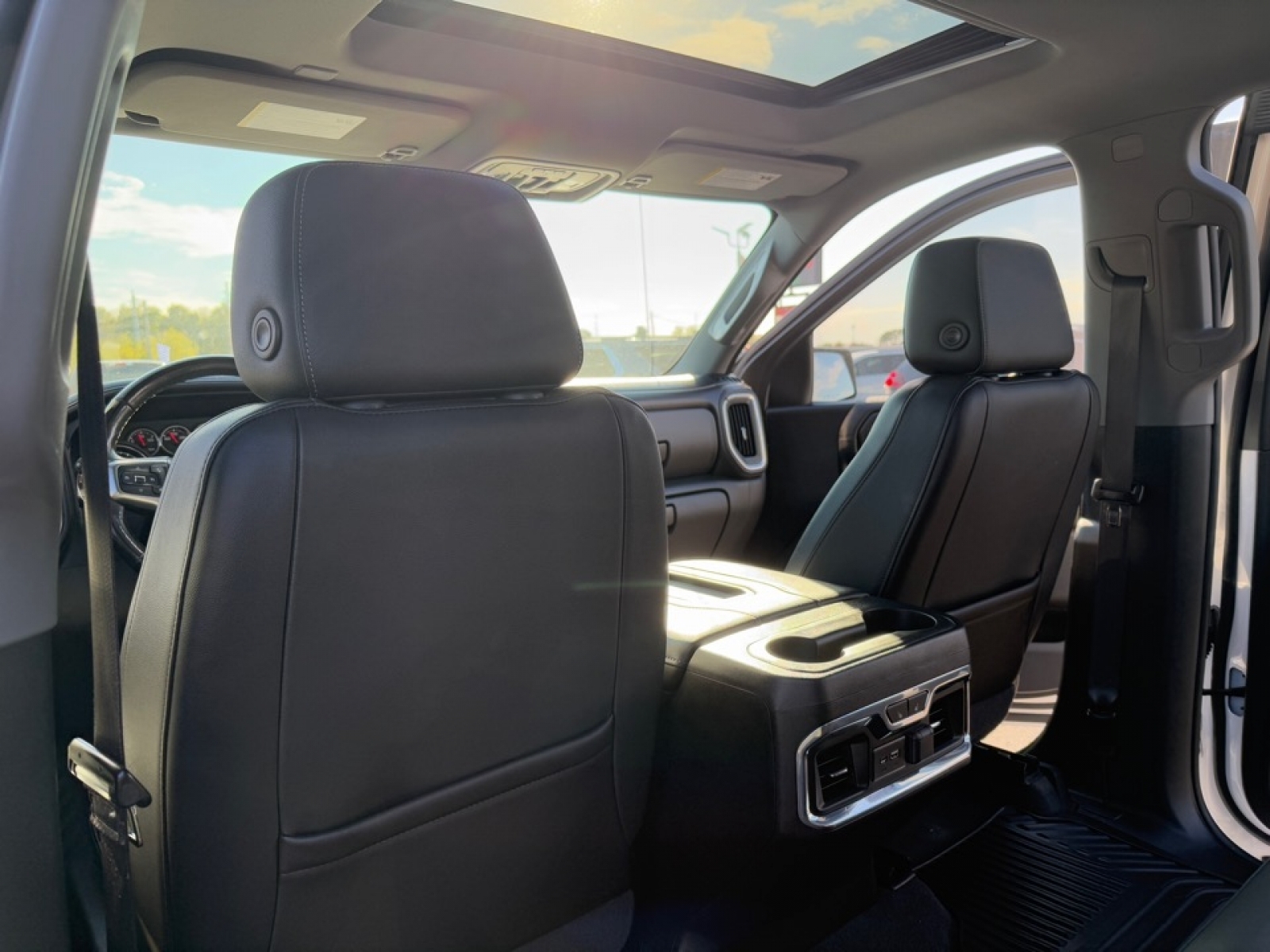 2020 Chevrolet Silverado 1500 4WD Crew Cab Short Bed LTZ, 39070, Photo