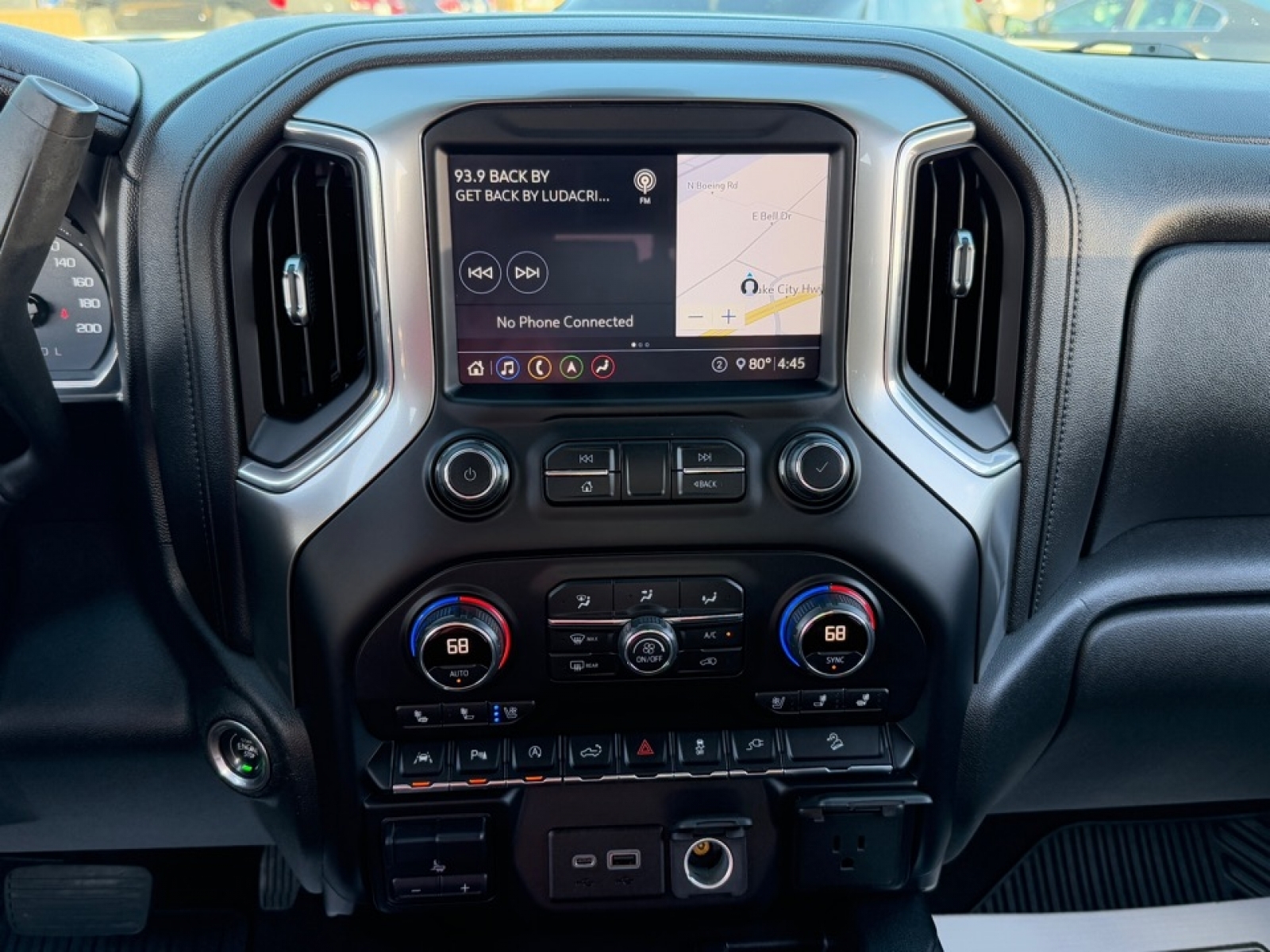 2020 Chevrolet Silverado 1500 4WD Crew Cab Short Bed LTZ, 39070, Photo