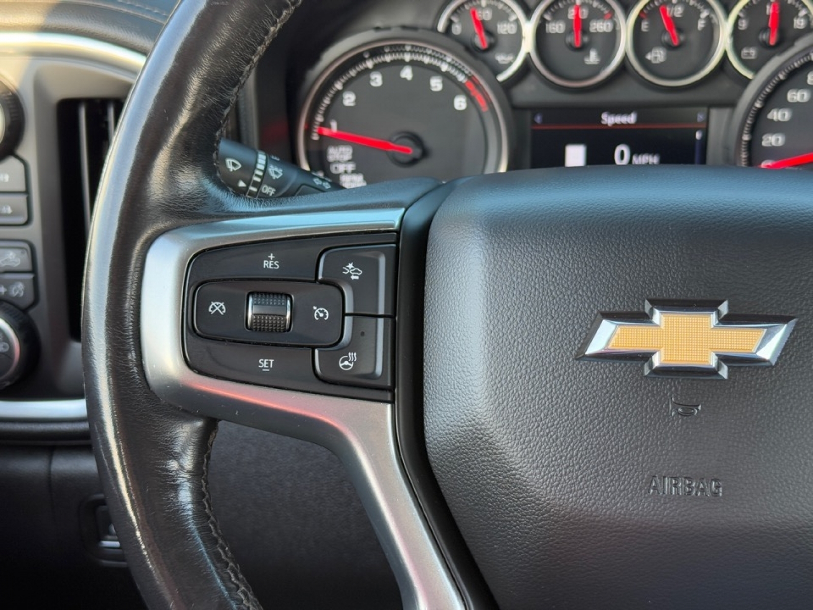 2020 Chevrolet Silverado 1500 4WD Crew Cab Short Bed LTZ, 39070, Photo