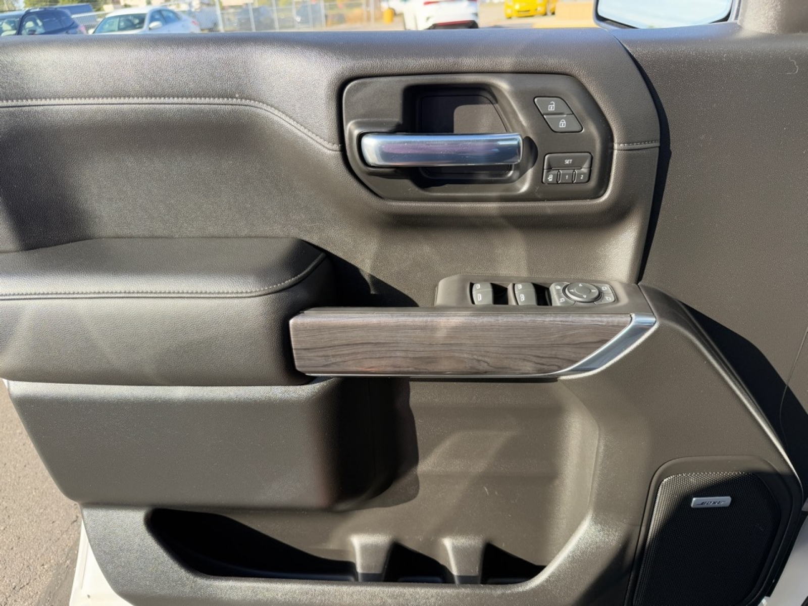 2020 Chevrolet Silverado 1500 4WD Crew Cab Short Bed LTZ, 39070, Photo