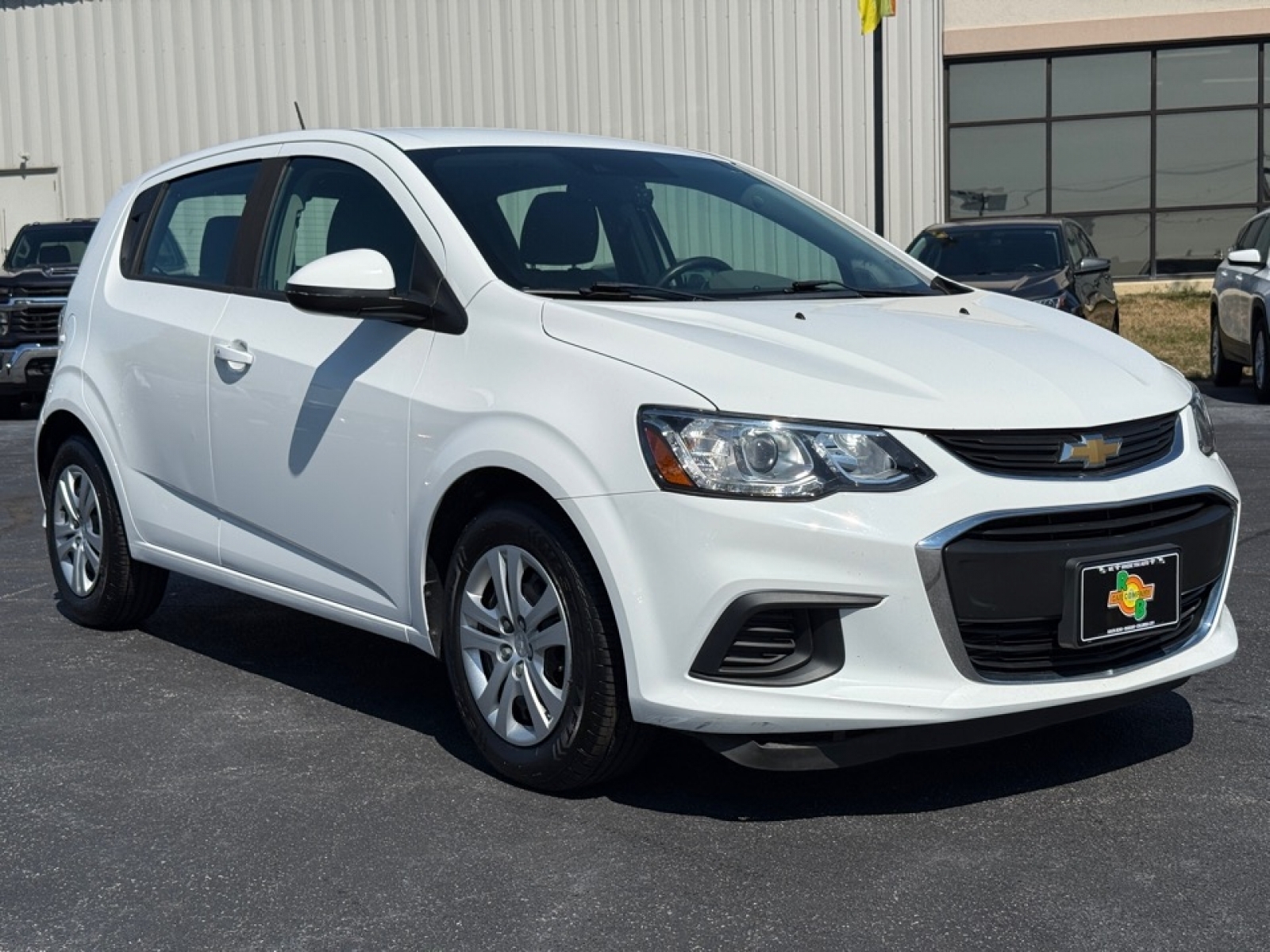 2020 Chevrolet Sonic photo 2