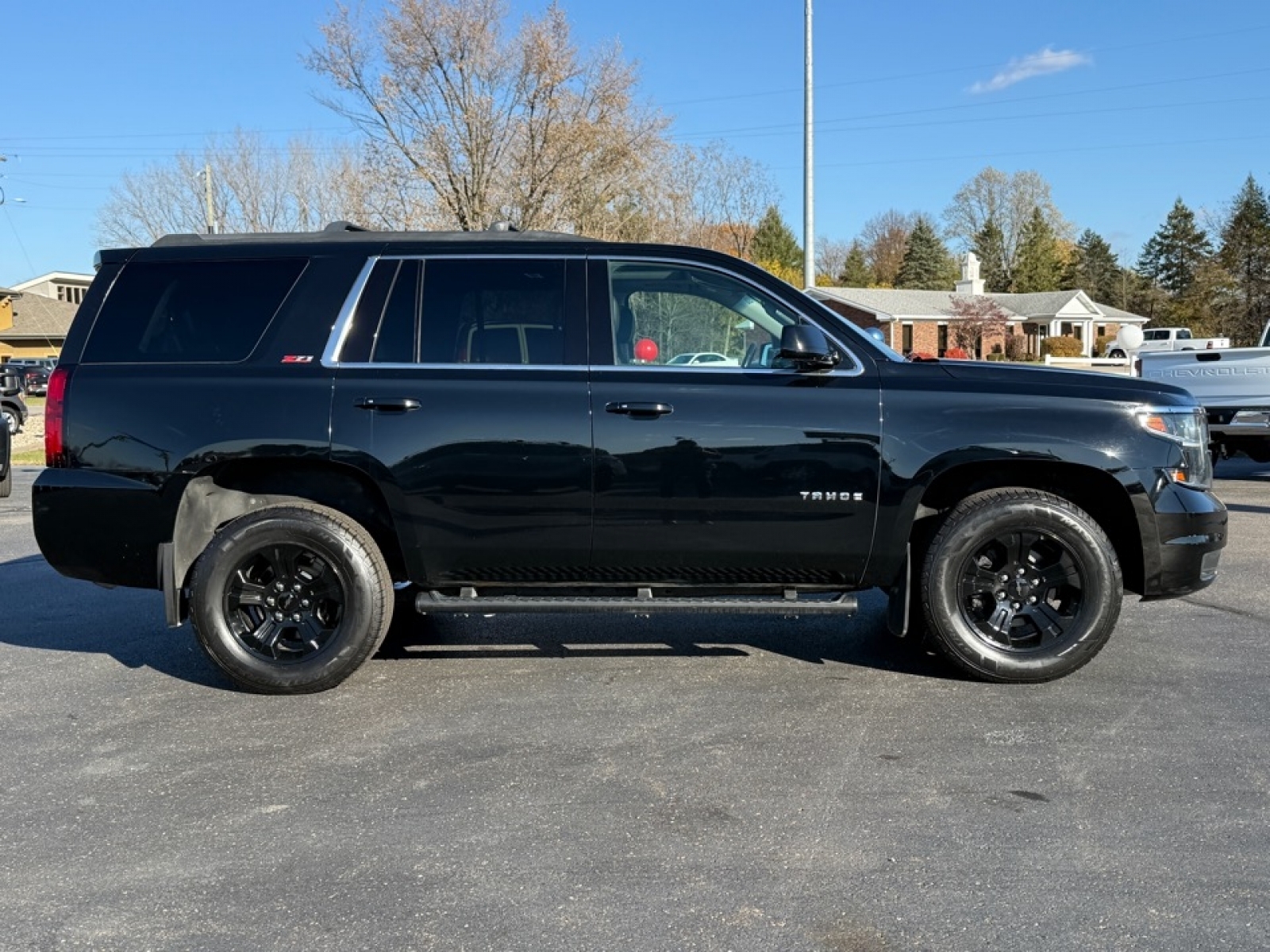 2020 Chevrolet Tahoe 4WD LT, 39151, Photo