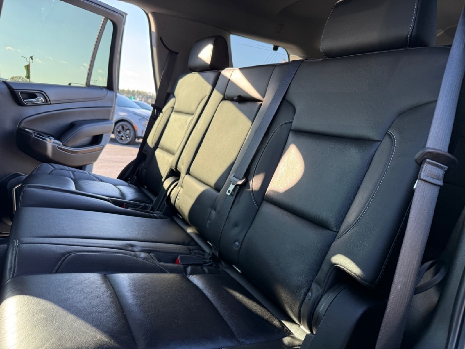 2020 Chevrolet Tahoe 4WD LT, 39151, Photo