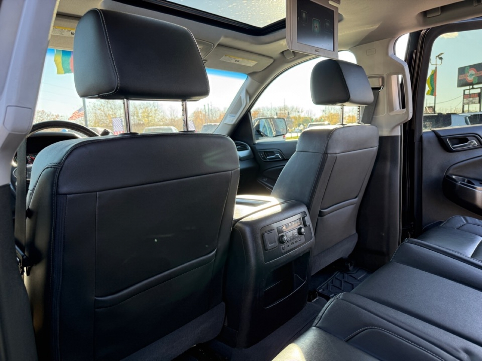 2020 Chevrolet Tahoe 4WD LT, 39151, Photo