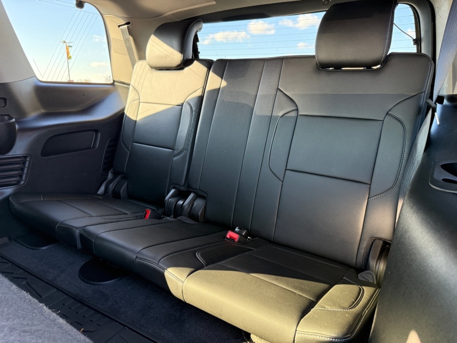 2020 Chevrolet Tahoe 4WD LT, 39151, Photo