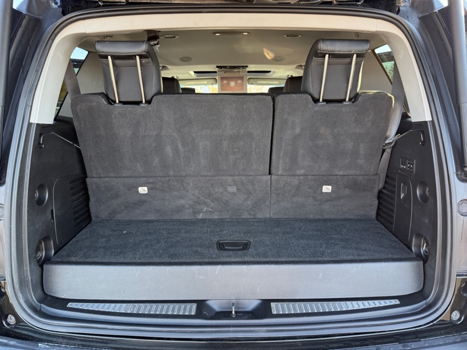 2020 Chevrolet Tahoe 4WD LT, 39151, Photo