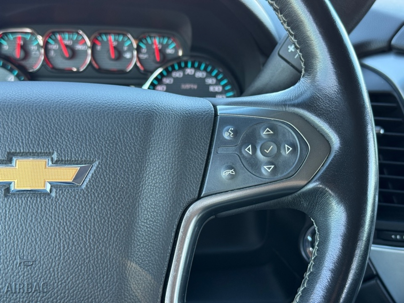 2020 Chevrolet Tahoe 4WD LT, 39151, Photo