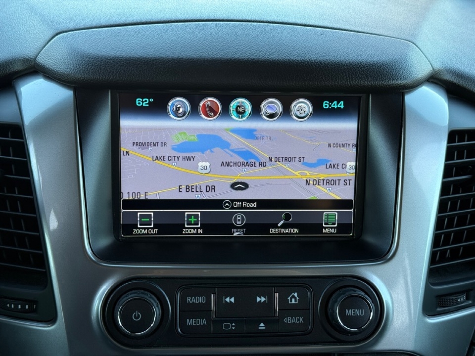 2020 Chevrolet Tahoe 4WD LT, 39151, Photo