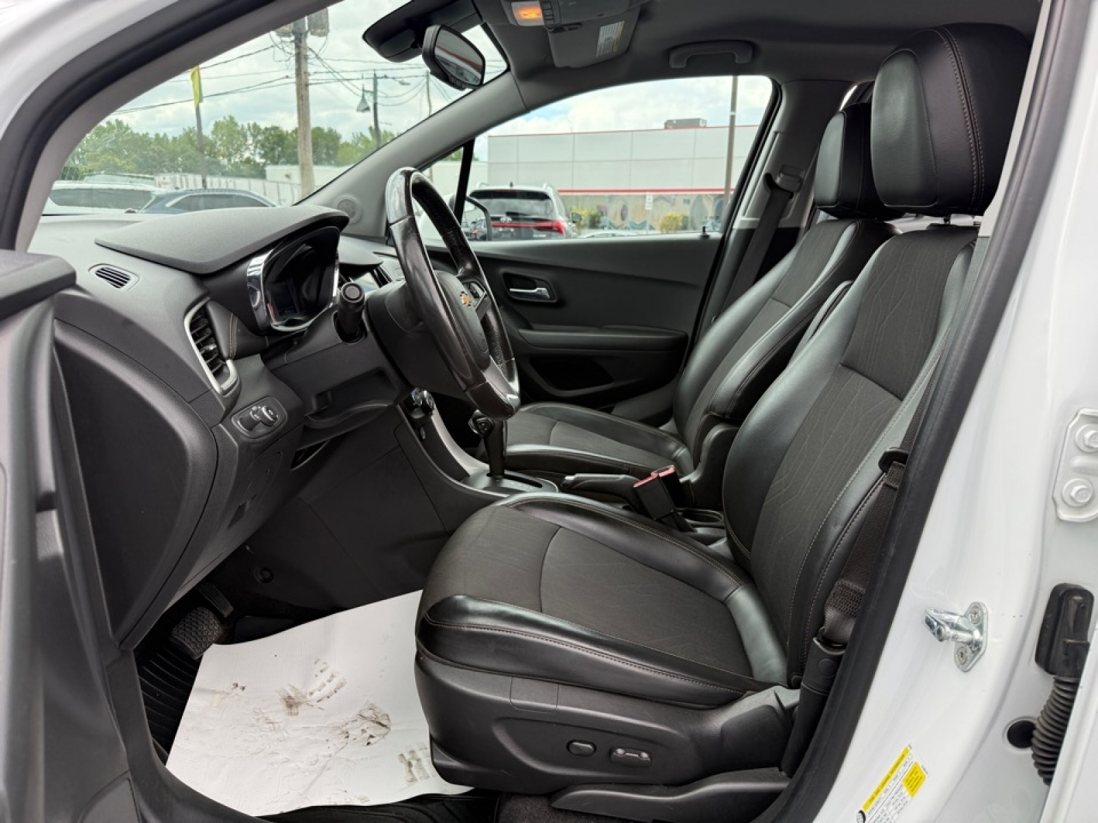 2020 Chevrolet Trax LT photo 10