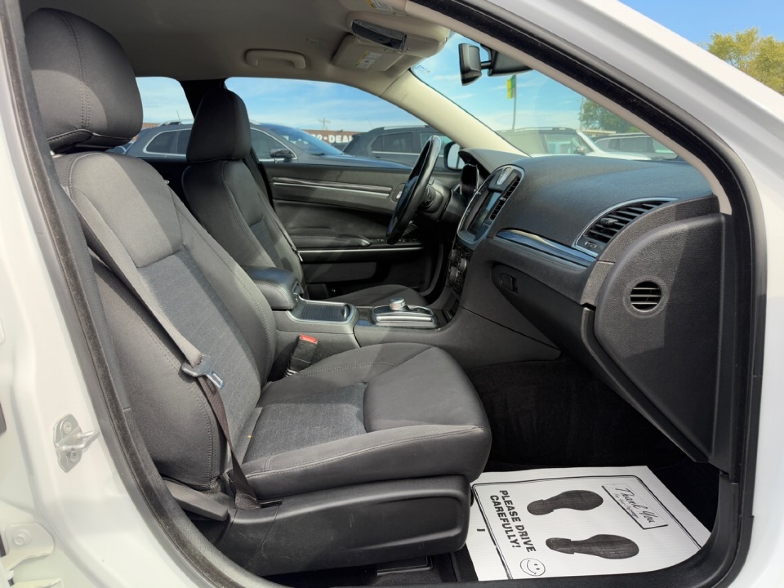 2020 Chrysler 300 Touring, 39015, Photo