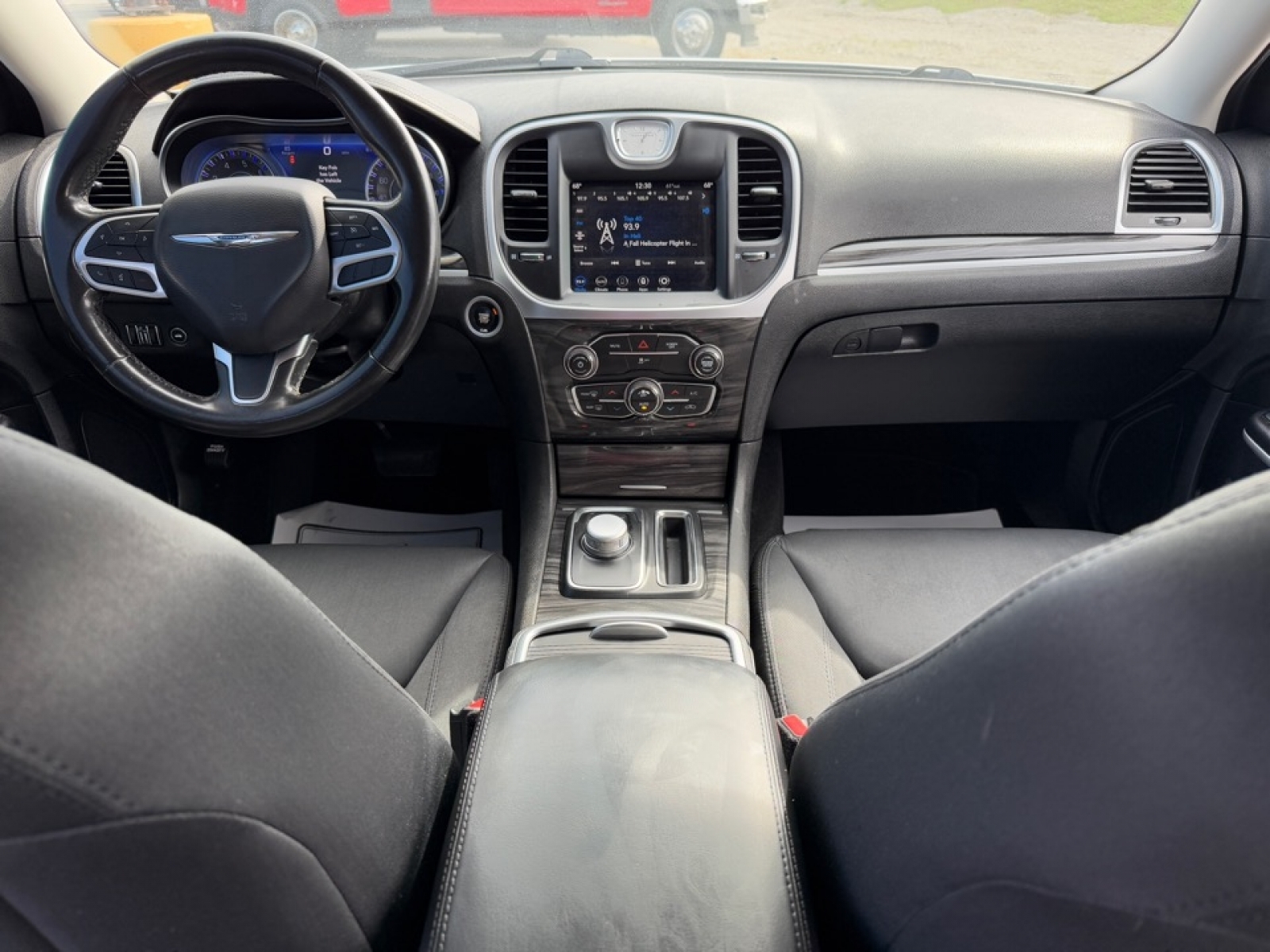 2020 Chrysler 300 Touring, 39015, Photo