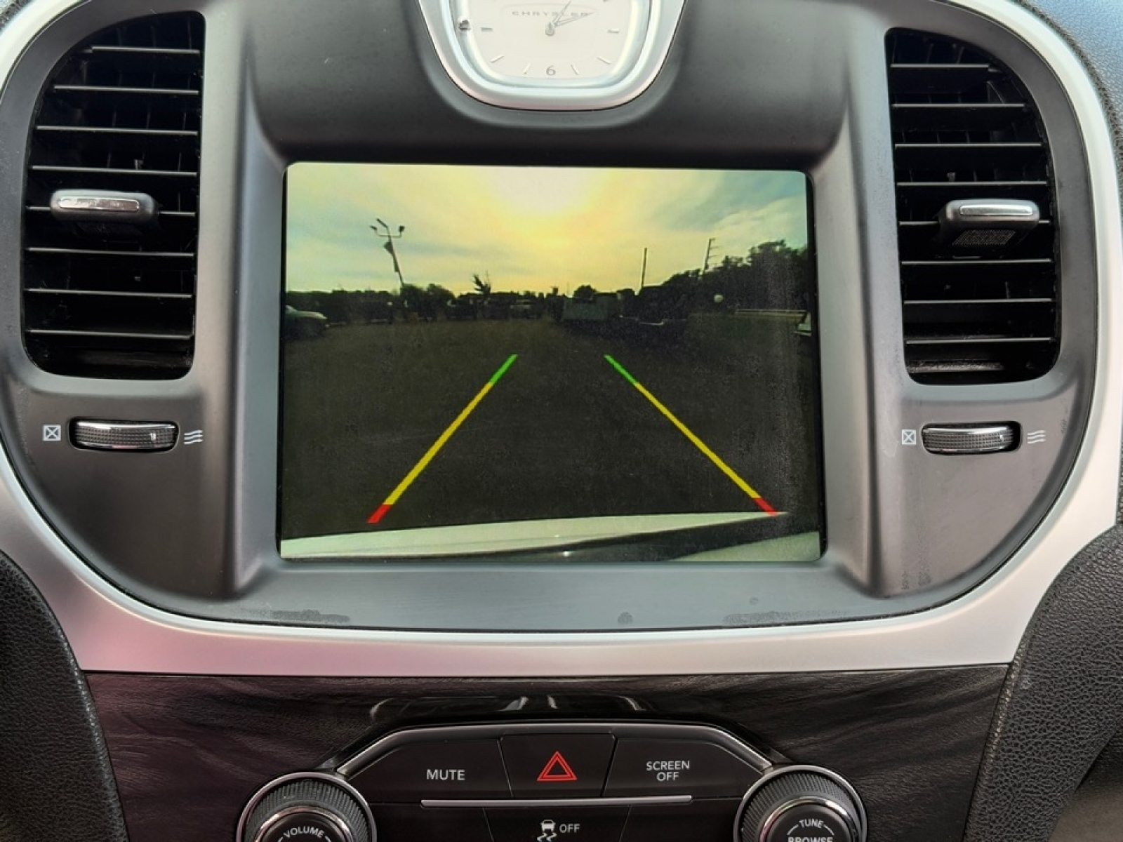 2020 Chrysler 300 Touring, 39015, Photo