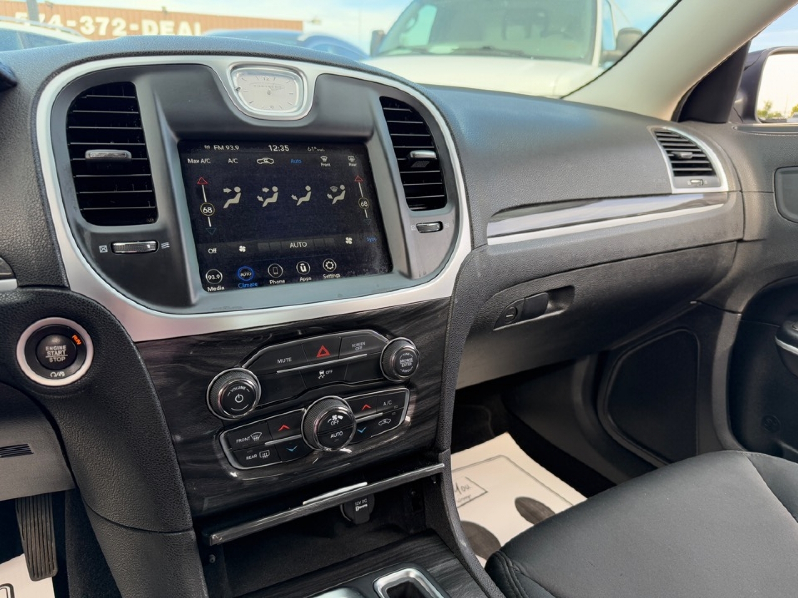 2020 Chrysler 300 Touring, 39015, Photo