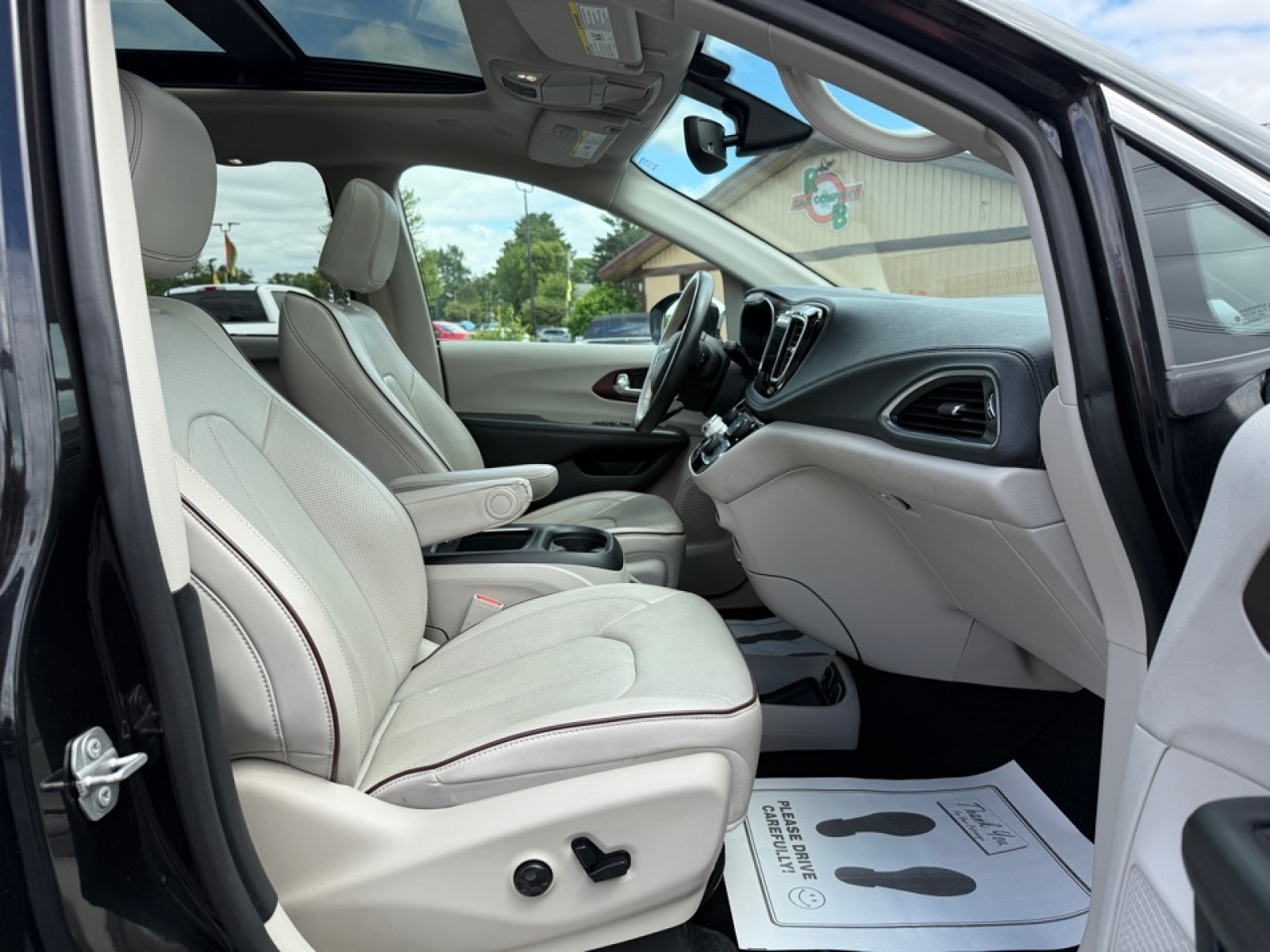 2020 Chrysler Pacifica Limited photo 11