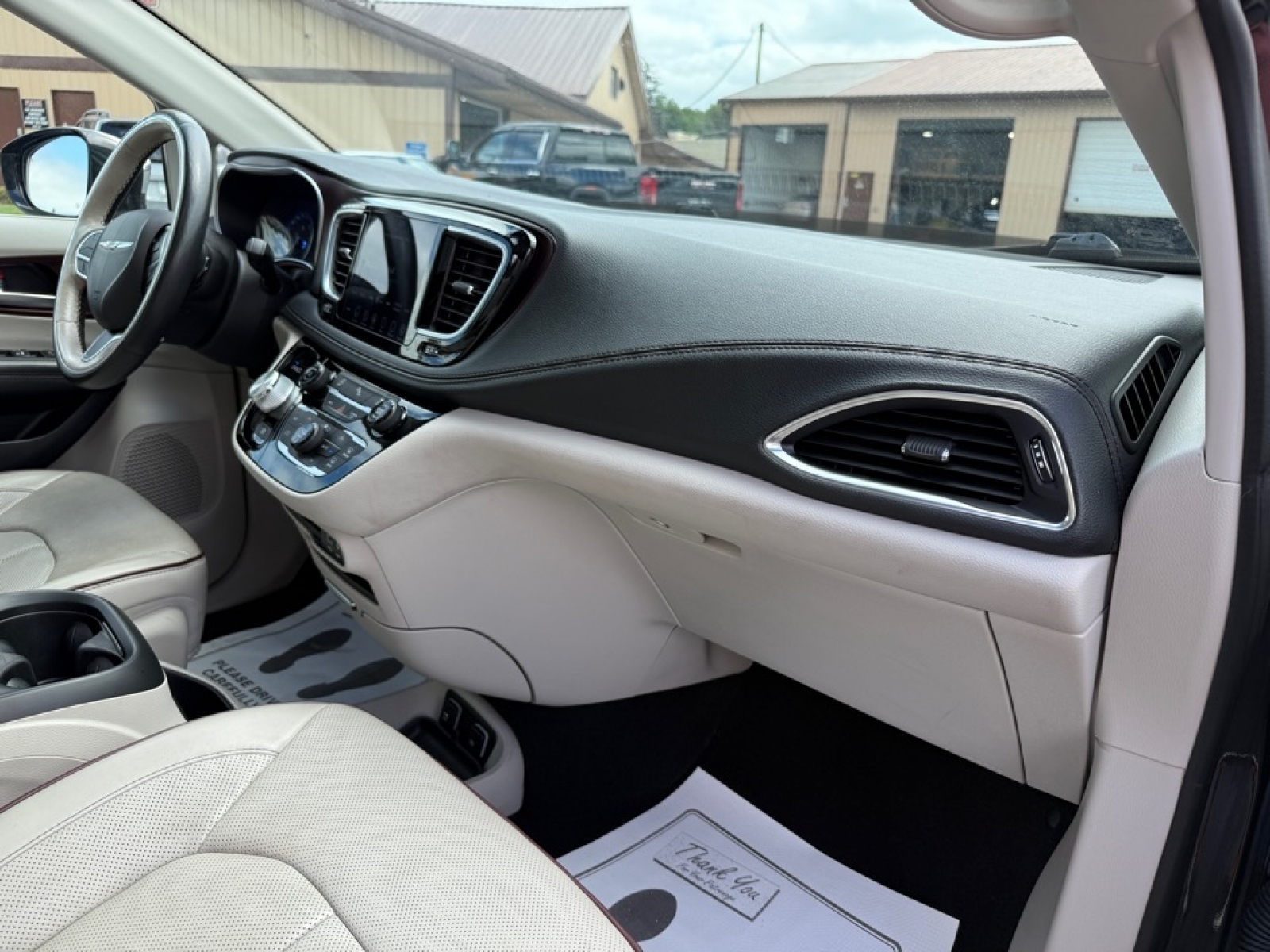 2020 Chrysler Pacifica Limited photo 12