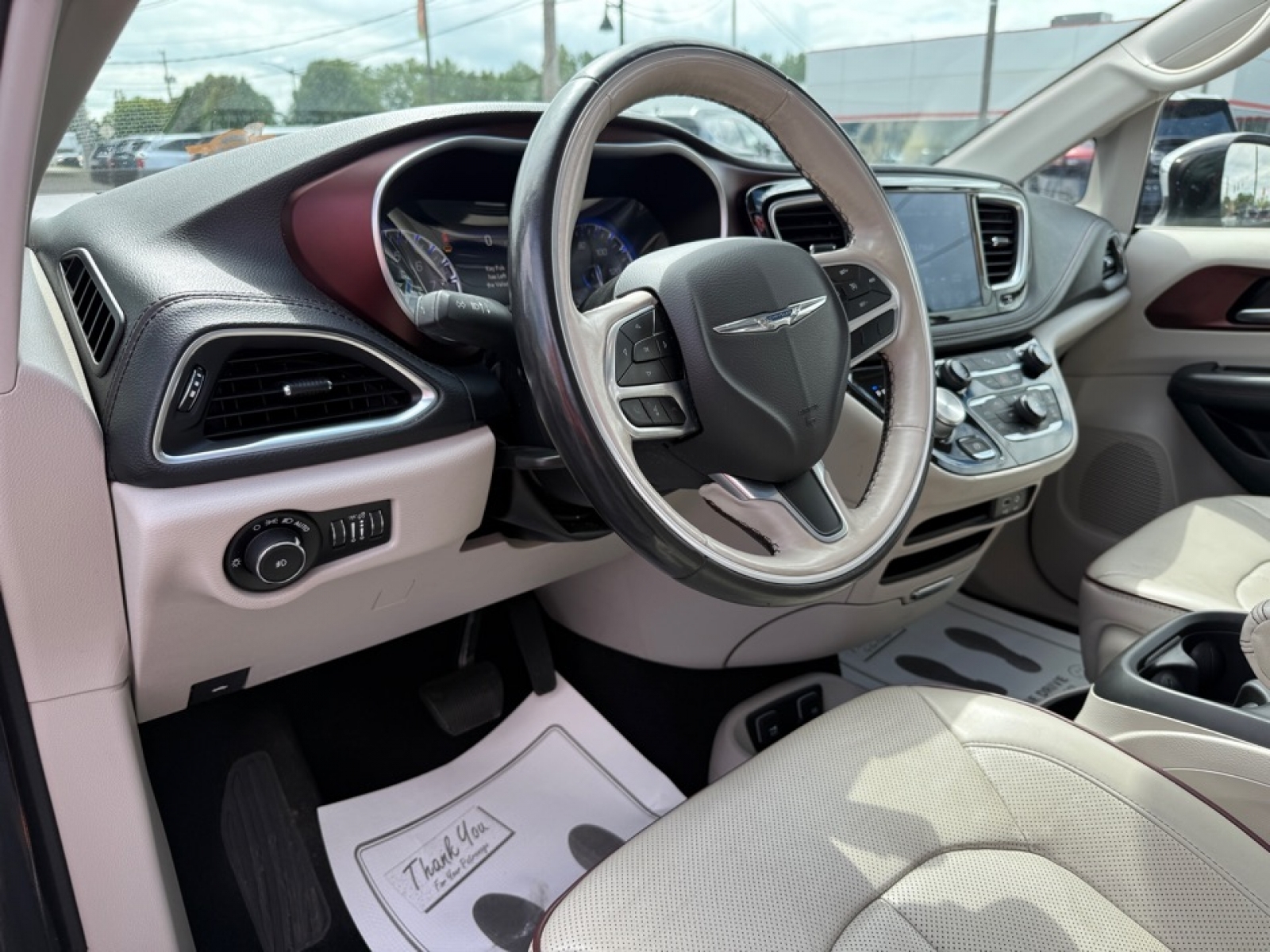 2020 Chrysler Pacifica Limited photo 13