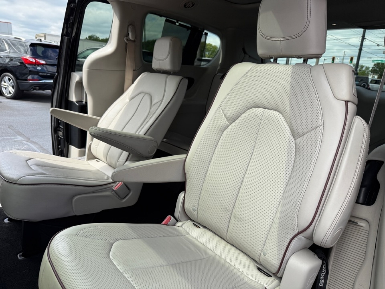 2020 Chrysler Pacifica Limited photo 18