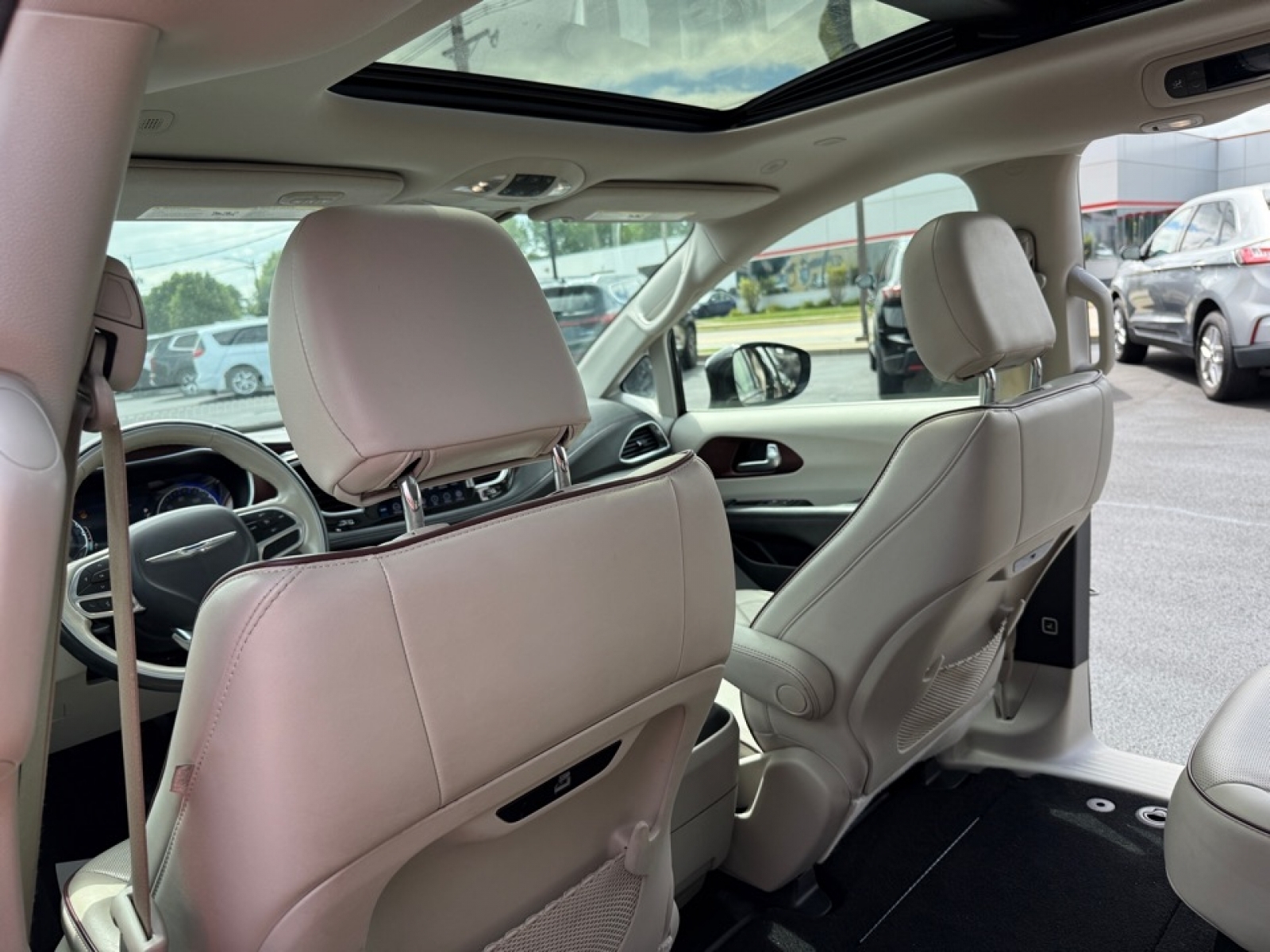 2020 Chrysler Pacifica Limited photo 19