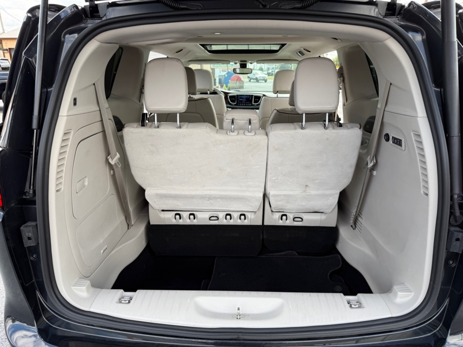 2020 Chrysler Pacifica Limited photo 34