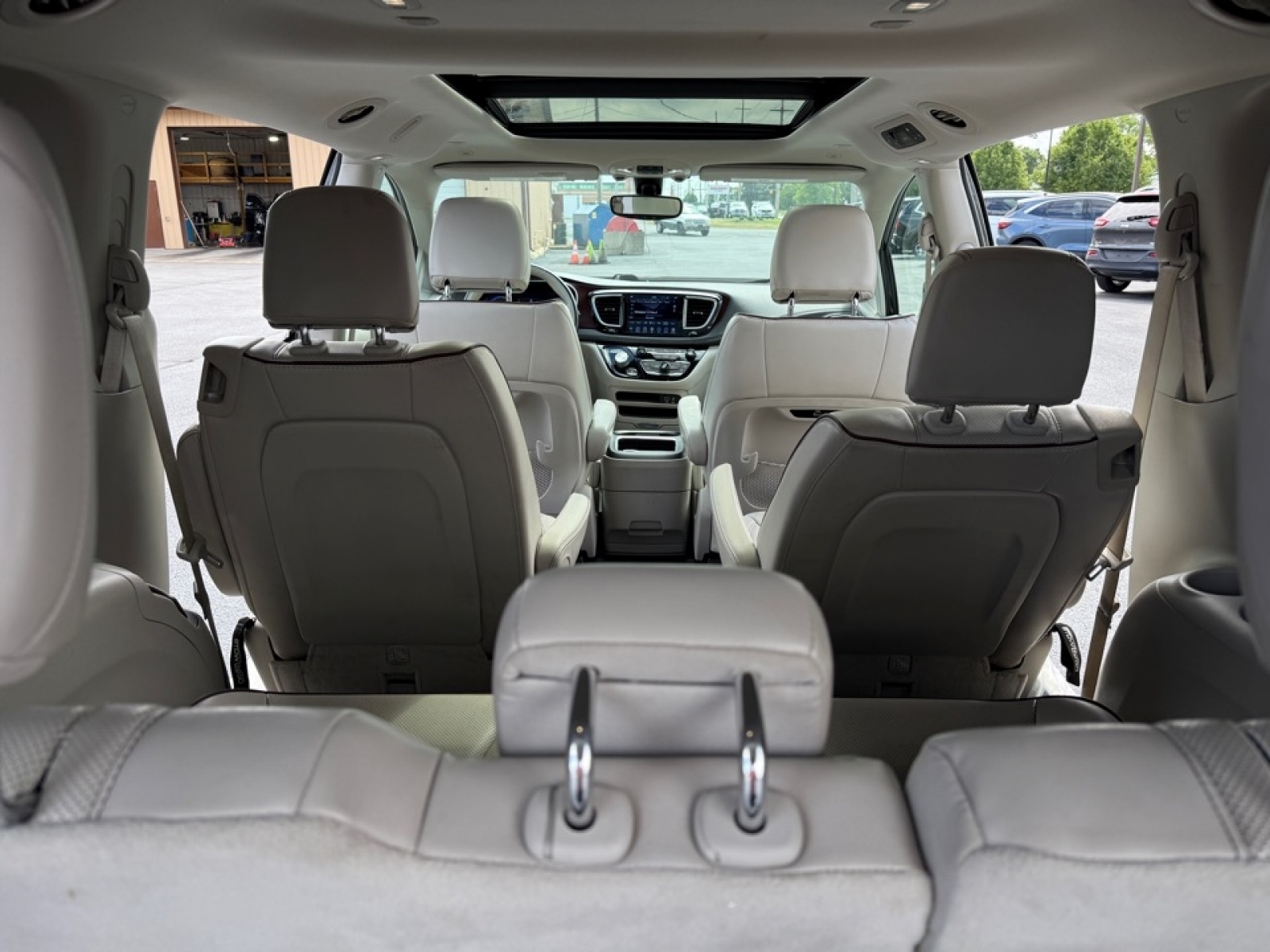 2020 Chrysler Pacifica Limited photo 16