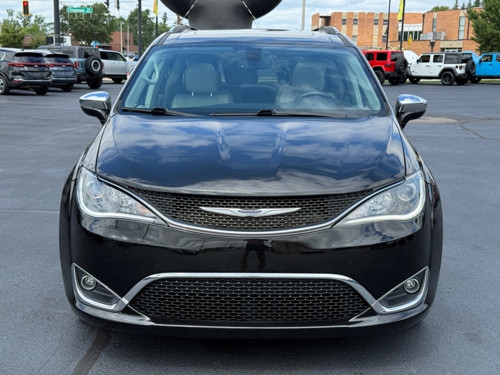 2020 Chrysler Pacifica Limited photo 3