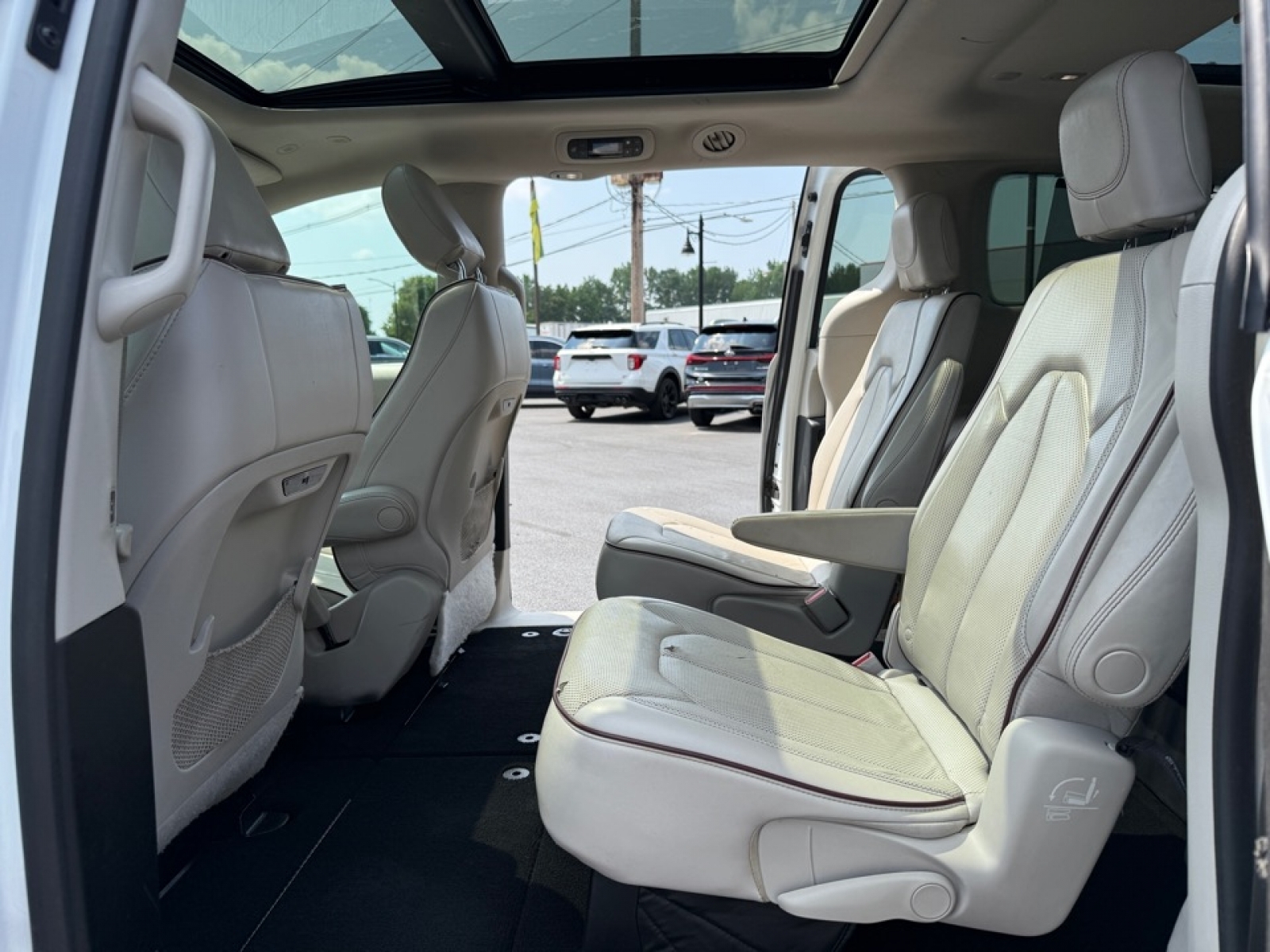 2020 Chrysler Pacifica Limited photo 14