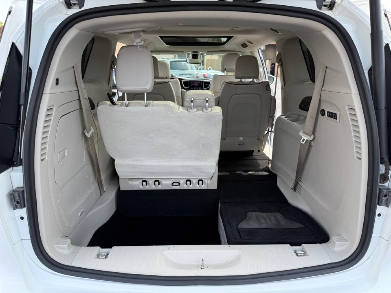 2020 Chrysler Pacifica Limited photo 34