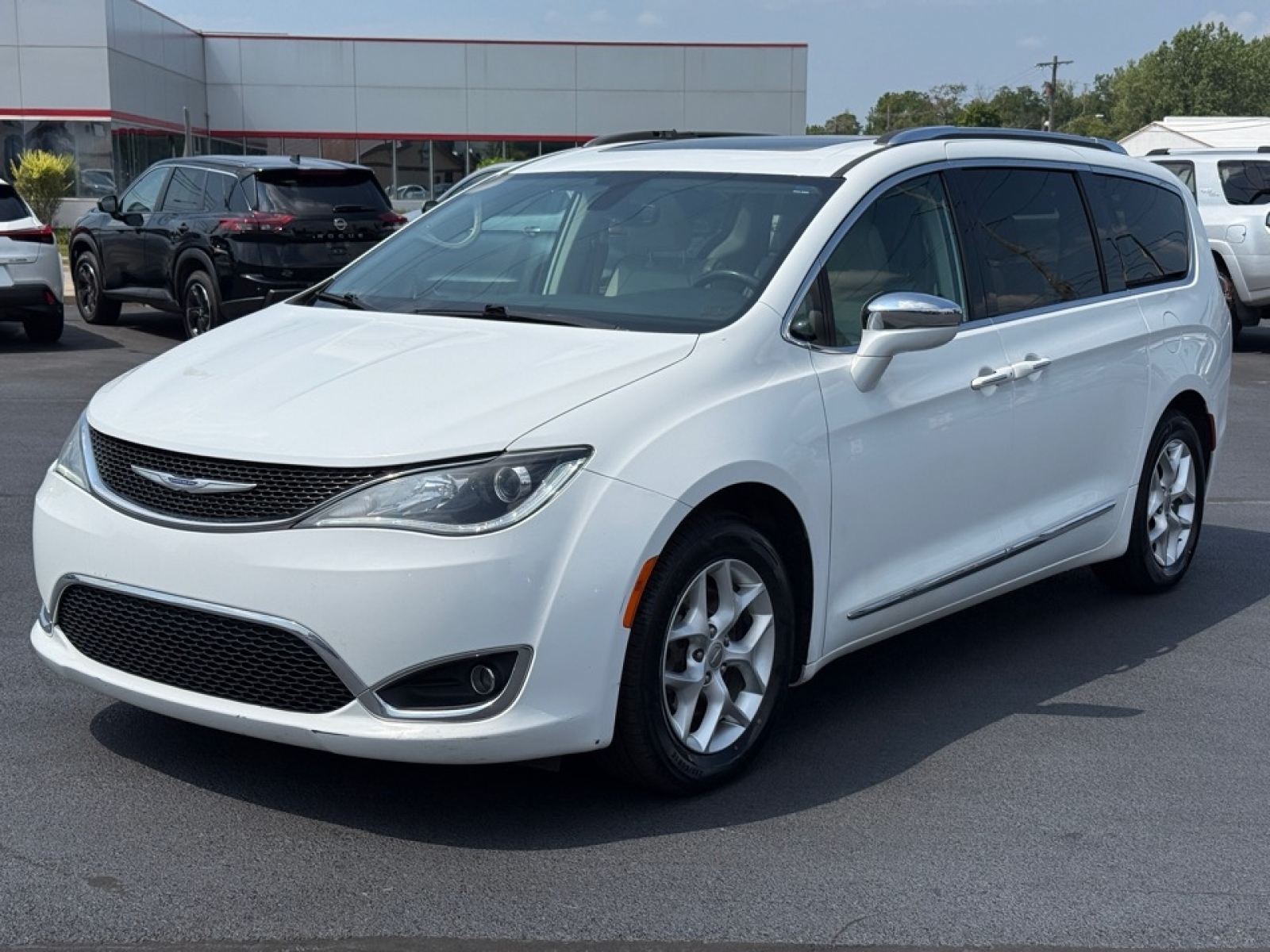 2020 Chrysler Pacifica Limited photo 4