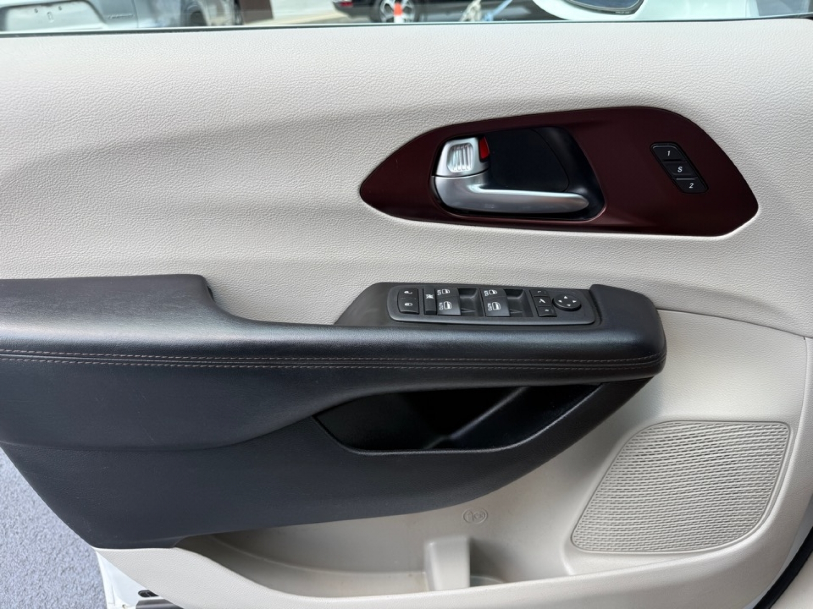 2020 Chrysler Pacifica Limited photo 36