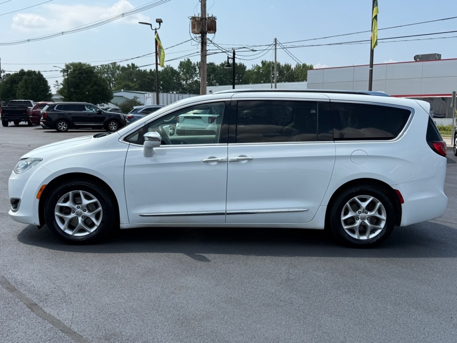 2020 Chrysler Pacifica Limited photo 5