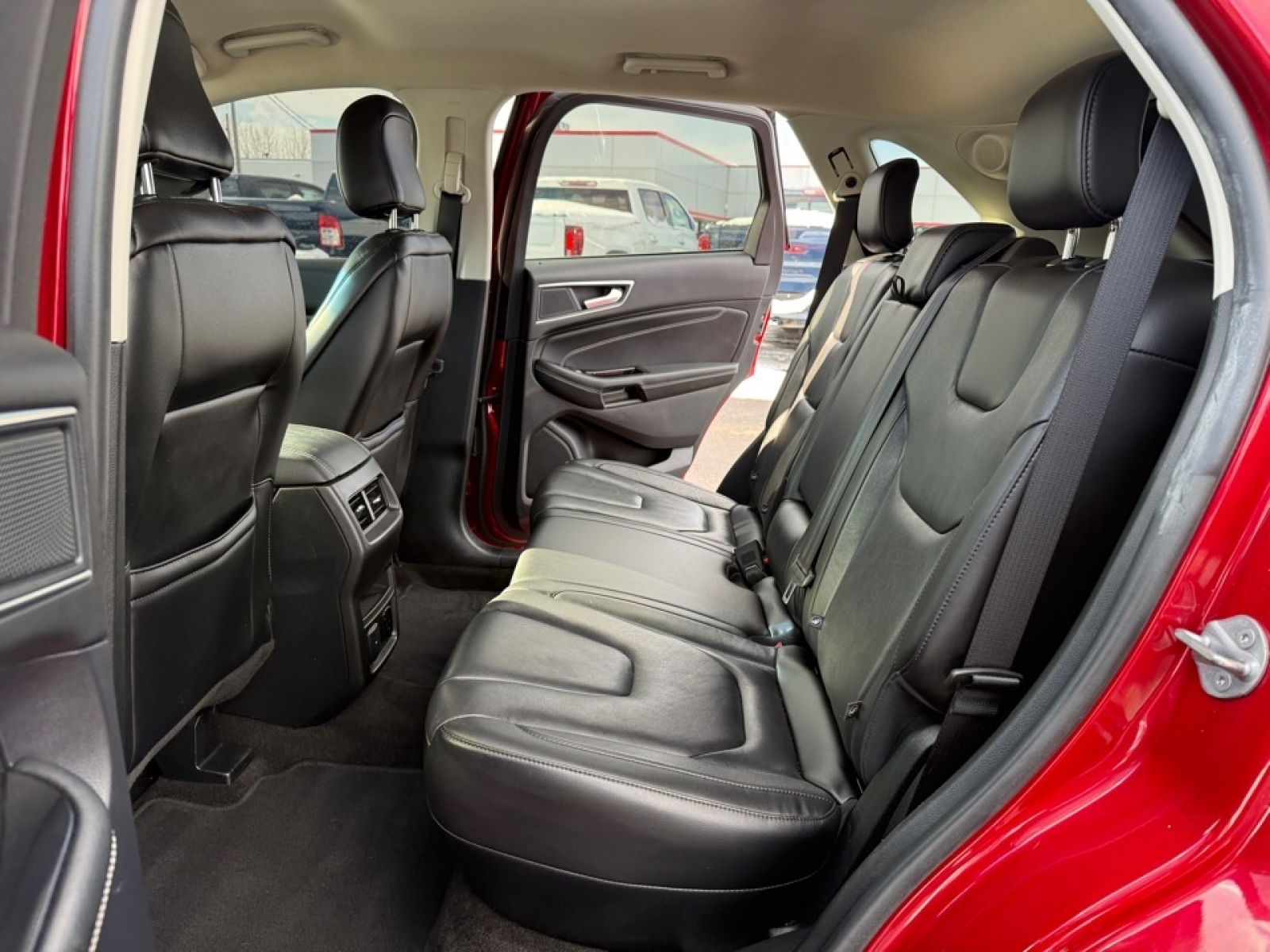 2020 Ford Edge Titanium, 39244, Photo