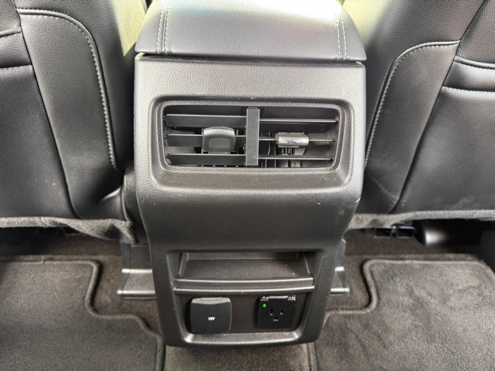 2020 Ford Edge Titanium, 39244, Photo