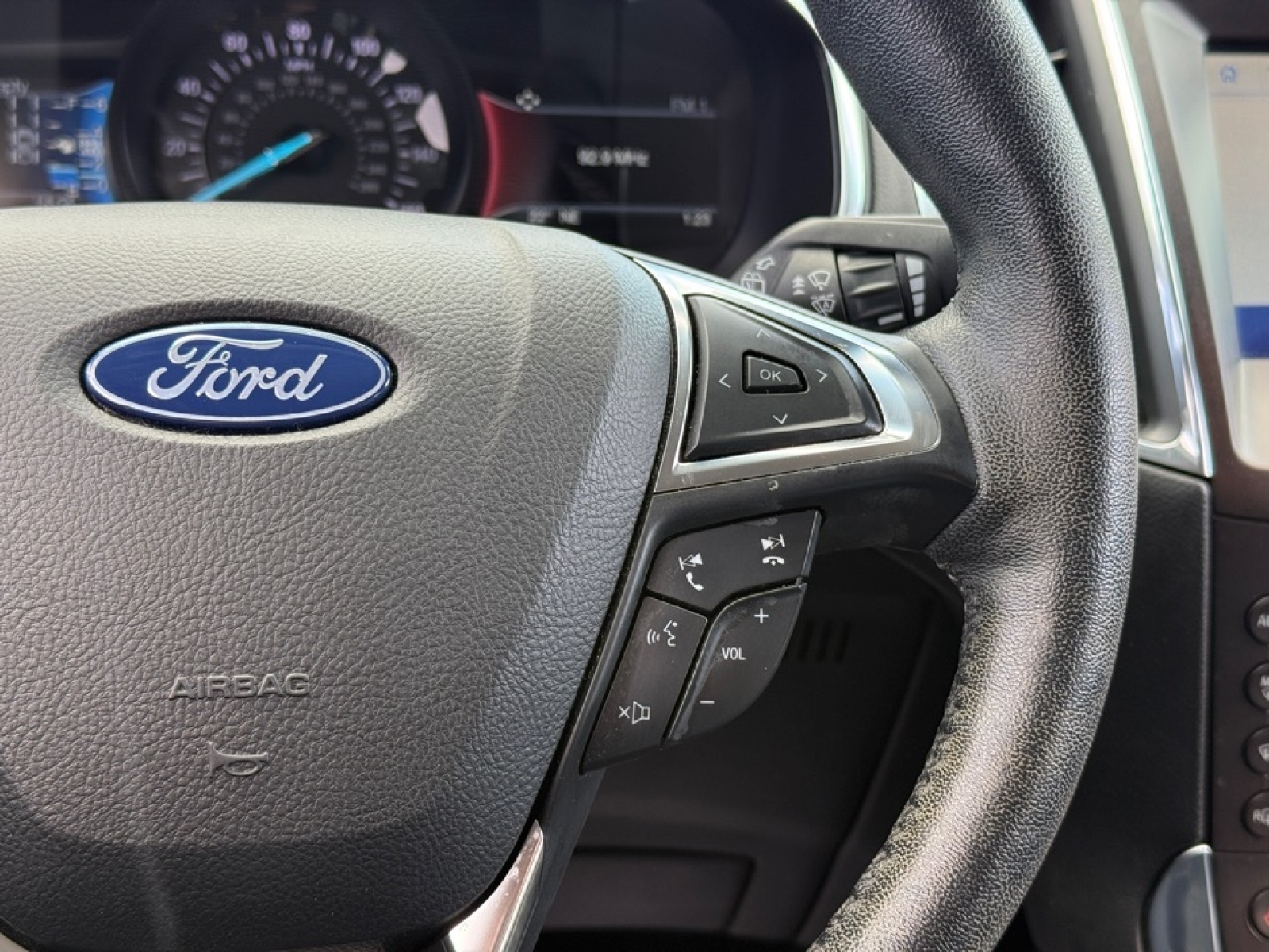 2020 Ford Edge Titanium, 39244, Photo