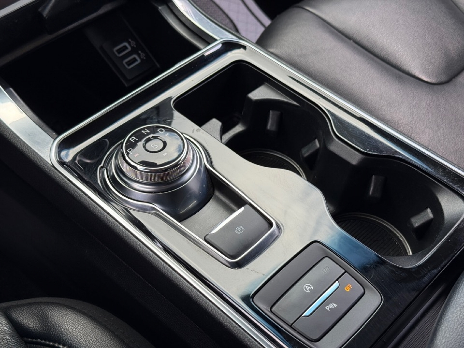 2020 Ford Edge Titanium, 39244, Photo