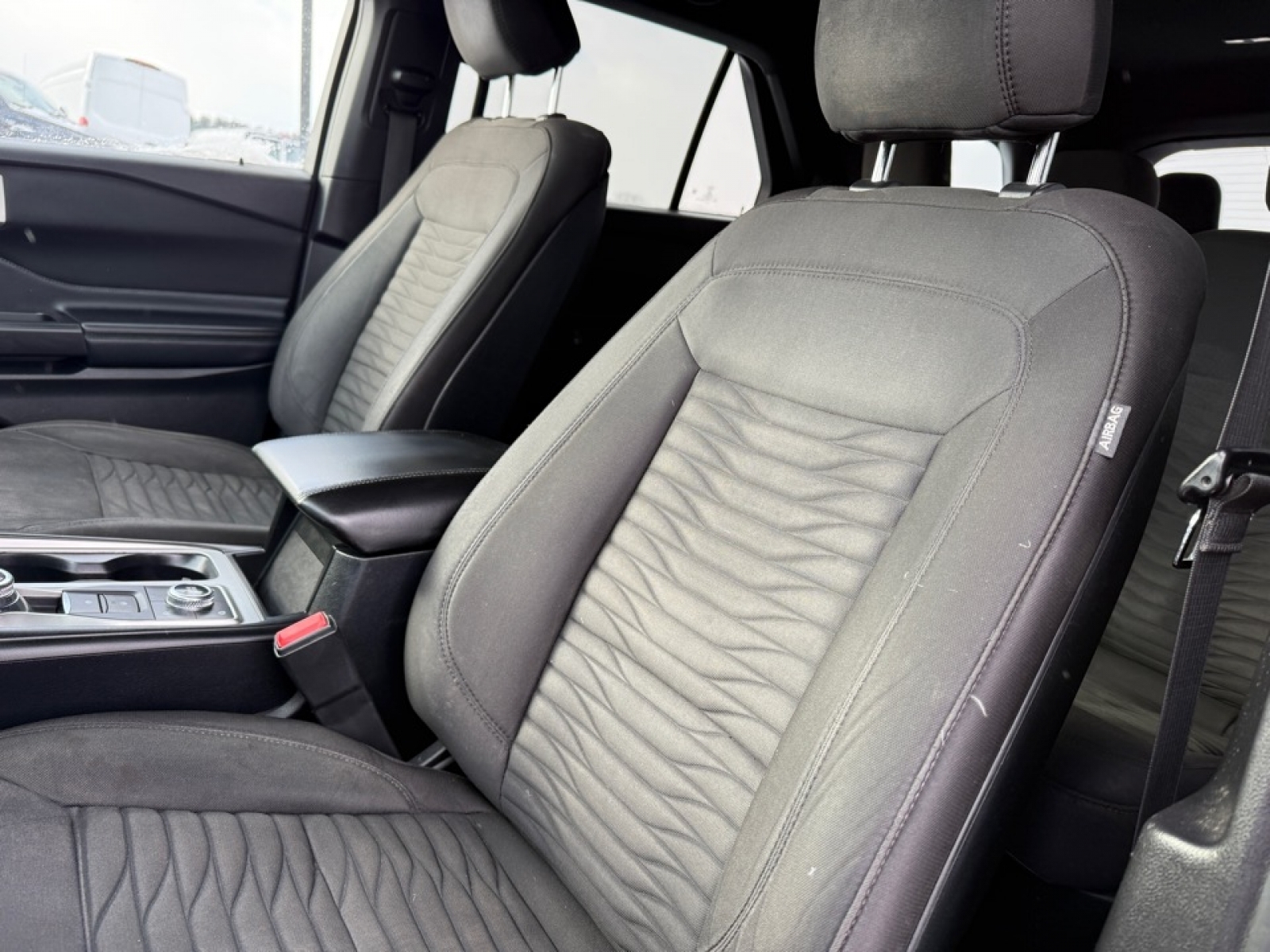 2020 Ford Explorer XLT, 37667A, Photo