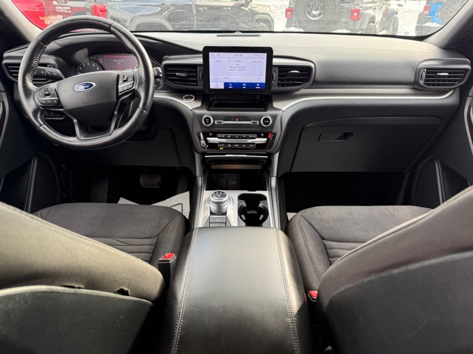 2020 Ford Explorer XLT, 37667A, Photo