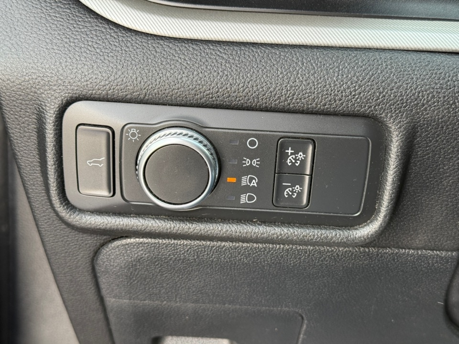 2020 Ford Explorer XLT, 37667A, Photo