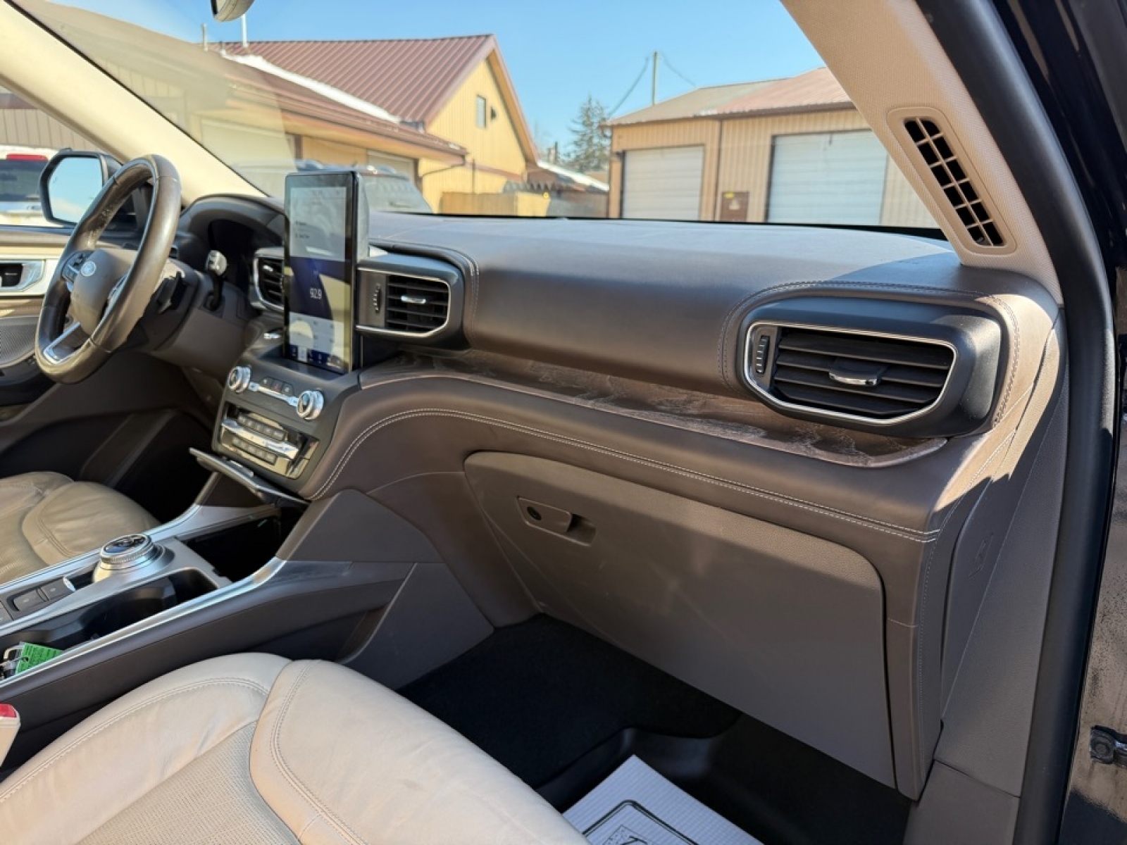 2020 Ford Explorer Platinum, 39528, Photo