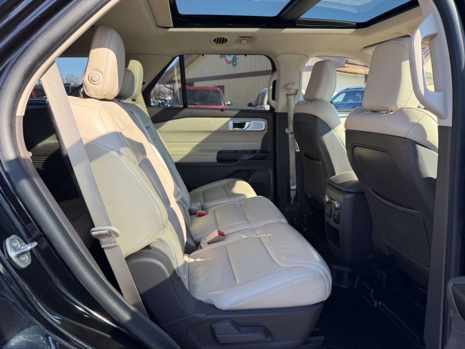 2020 Ford Explorer Platinum, 39528, Photo