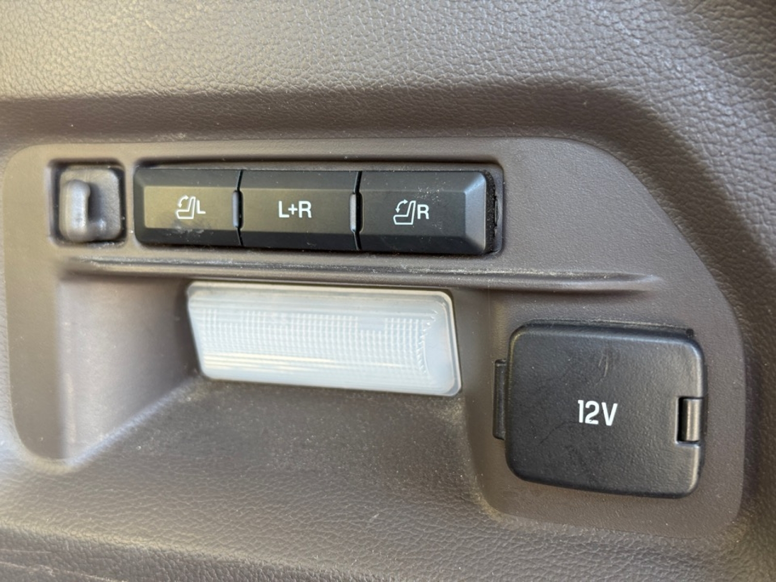 2020 Ford Explorer Platinum, 39528, Photo