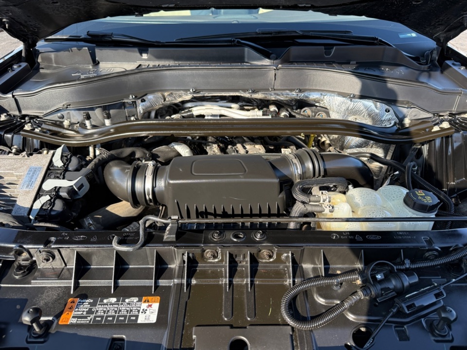 2020 Ford Explorer Platinum, 39528, Photo