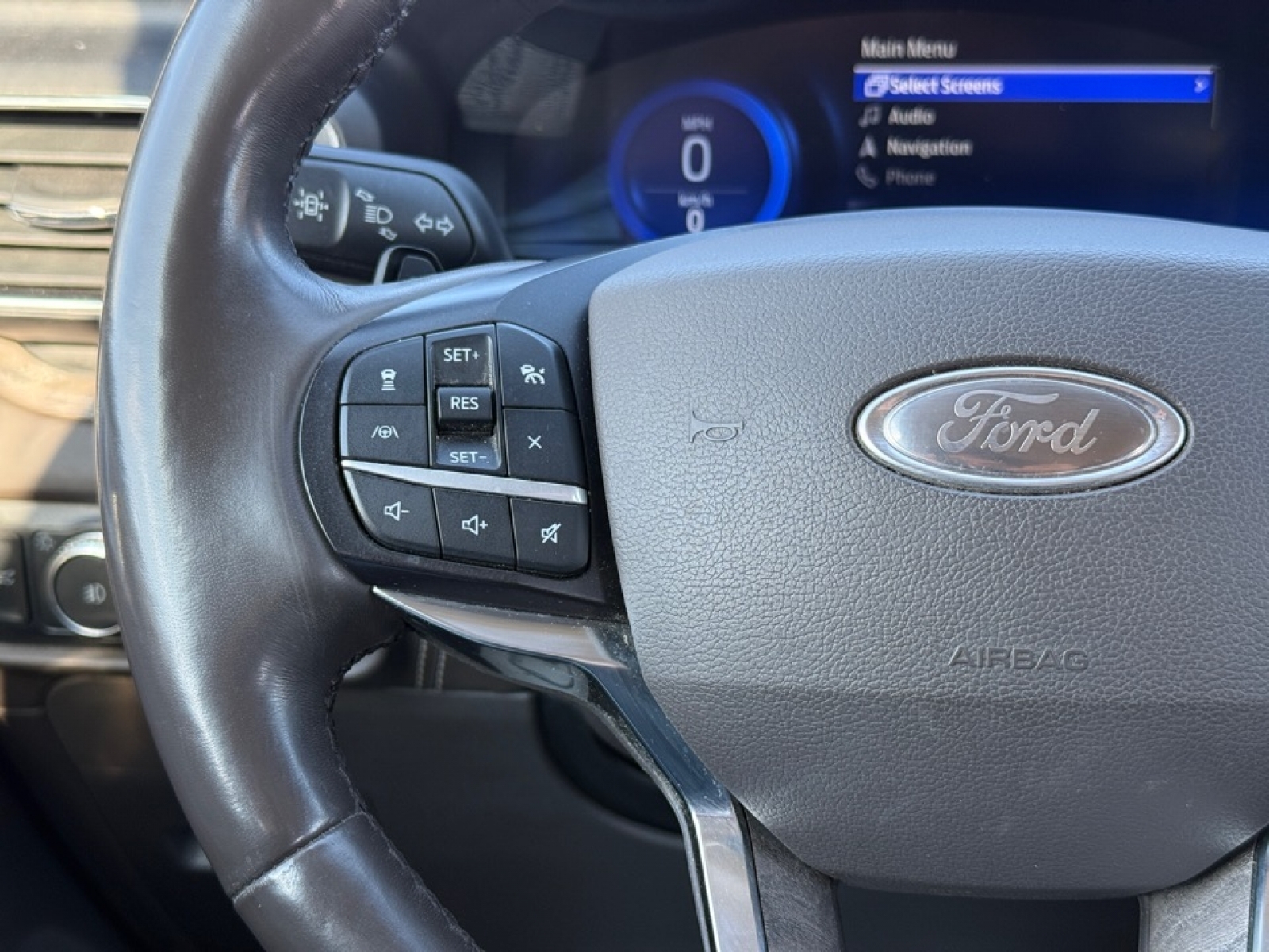 2020 Ford Explorer Platinum, 39528, Photo