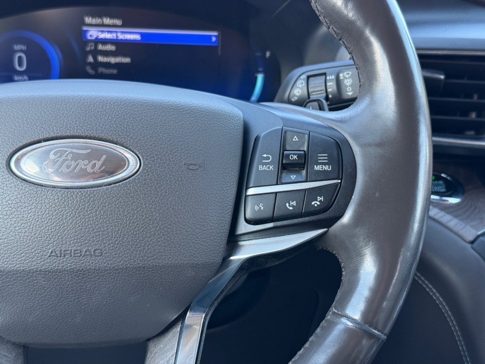 2020 Ford Explorer Platinum, 39528, Photo