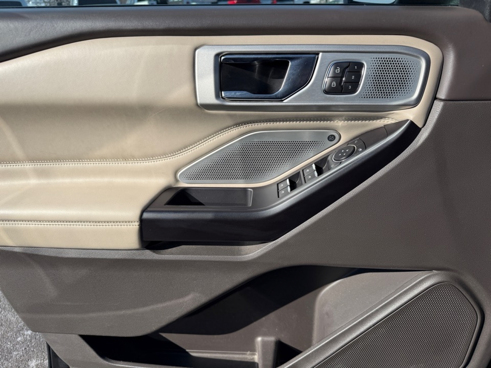 2020 Ford Explorer Platinum, 39528, Photo