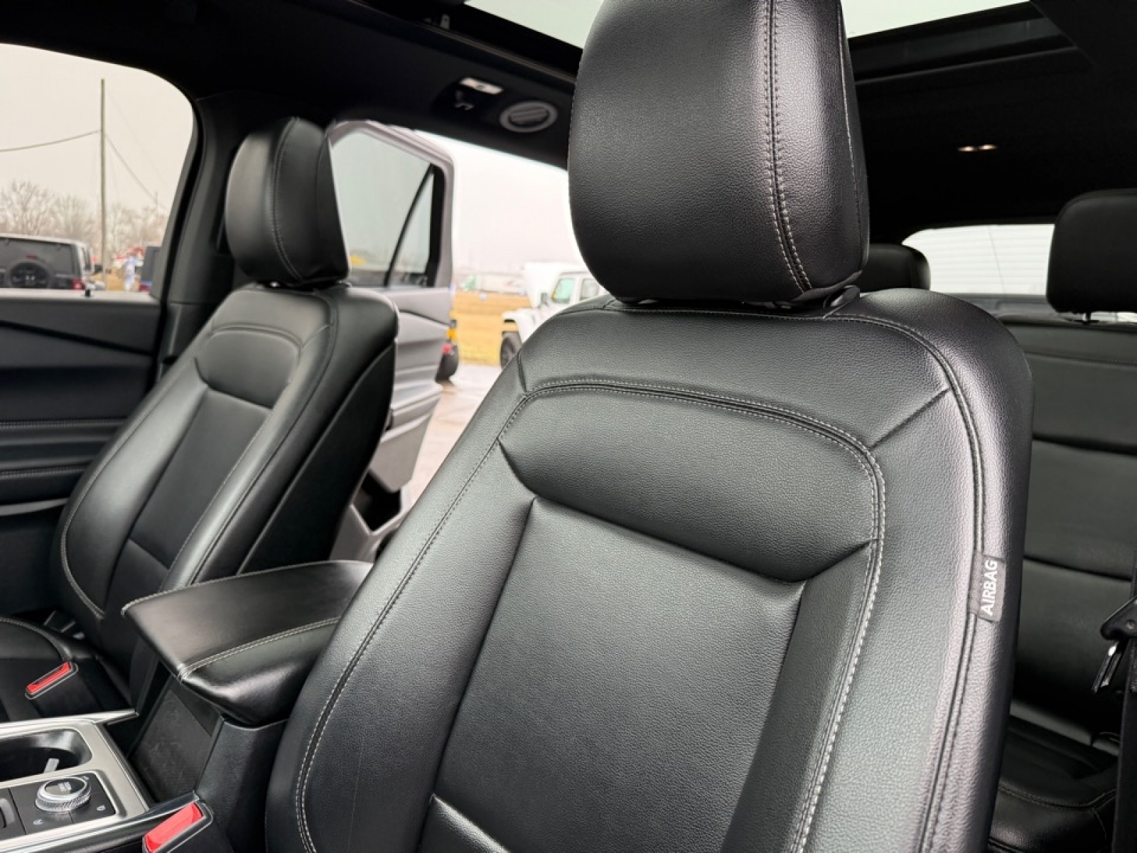 2020 Ford Explorer XLT, 39551, Photo