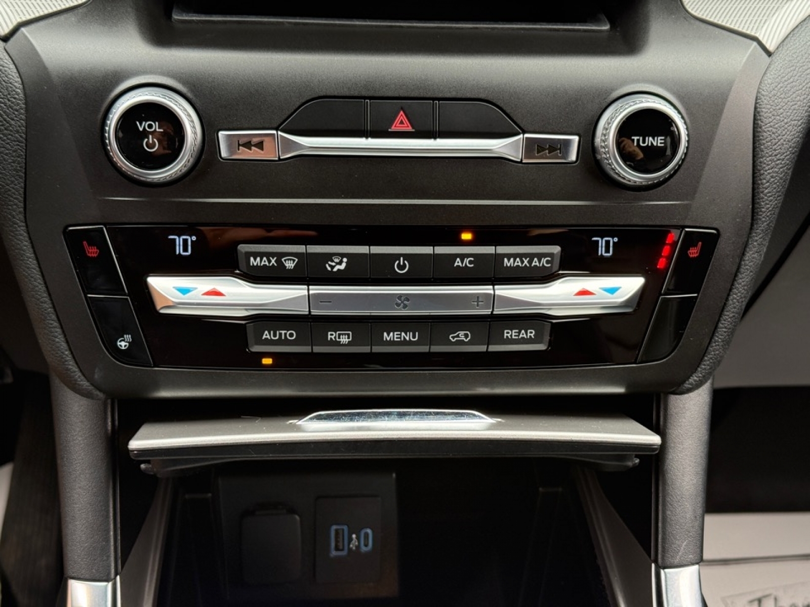 2020 Ford Explorer XLT, 39551, Photo