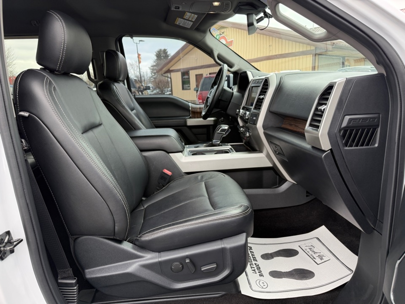 2020 Ford F-150 LARIAT, 39506, Photo