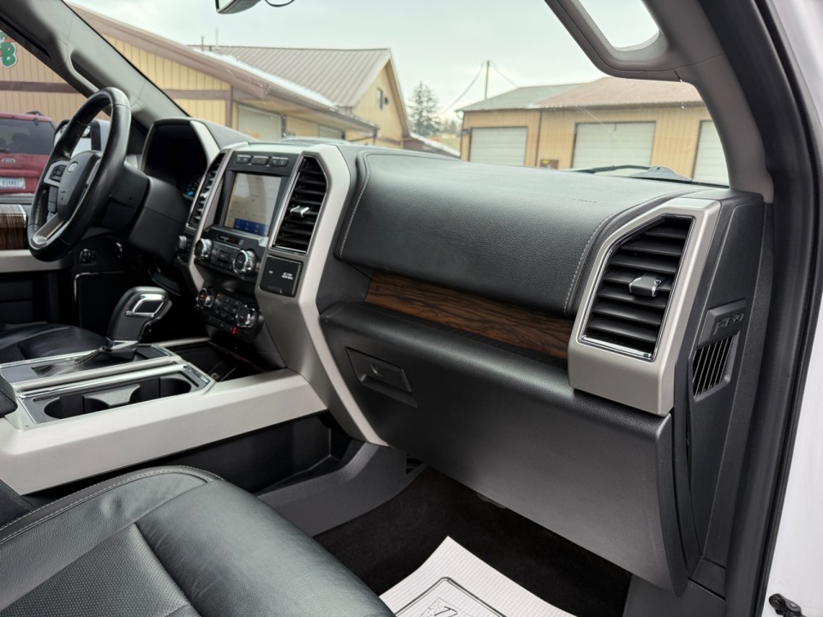 2020 Ford F-150 LARIAT, 39506, Photo